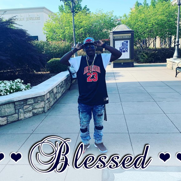 Meet your Posher, Isack - Picture 1 of 1